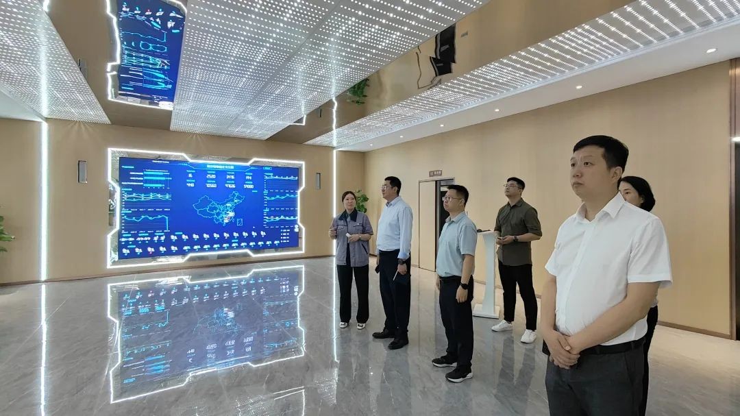 南方科技大学商学院专家团莅临考察，共探校企合作新机遇